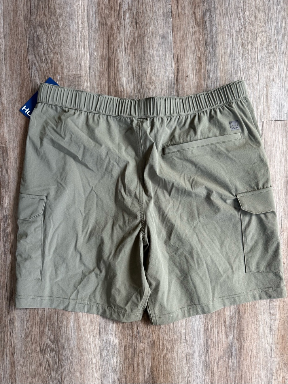 Huk Men's Olive Cargo Fishing Shorts - size Large NWT - Picture 4 of 5